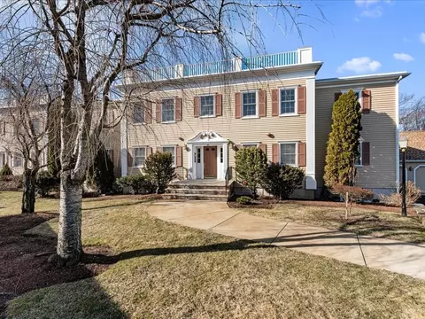 22 Weatherly Dr #6, Salem, MA 01970