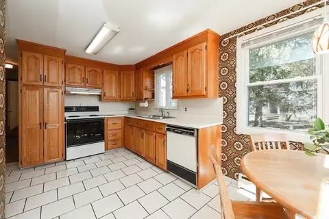 65 Patterson Ave, Springfield, MA 01119 photo 7