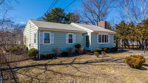 15 Oliver St, Dartmouth, MA 02747
