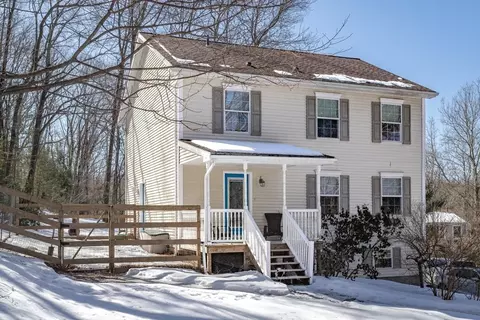 497 Riverside Dr, Northampton, MA 01062