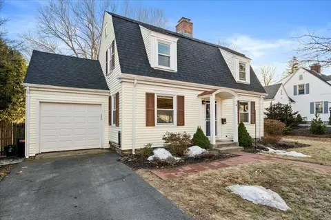 Exterior - 8 Stoneleigh Rd, Worcester, MA 01606 photo 13 of 15