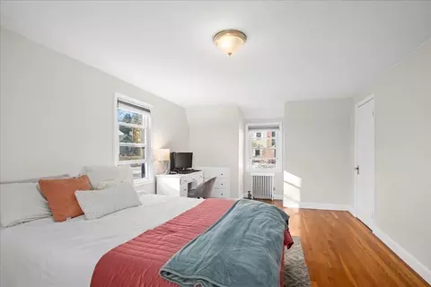 Bedroom - 8 Stoneleigh Rd, Worcester, MA 01606 photo 4 of 5