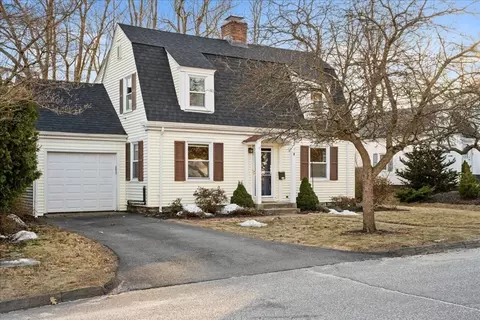 Exterior - 8 Stoneleigh Rd, Worcester, MA 01606 photo 2 of 15
