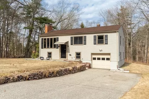 2 Linwood Dr, Wilbraham, MA 01095