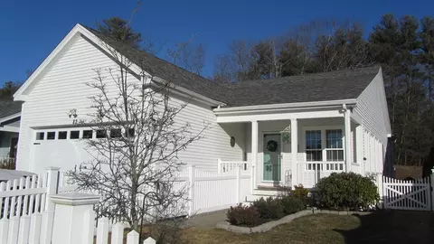 82 Tea Party Cir #82, Holden, MA 01520