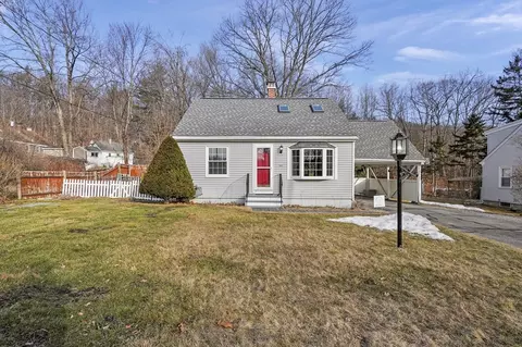 125 Wallace Rd, Fitchburg, MA 01420