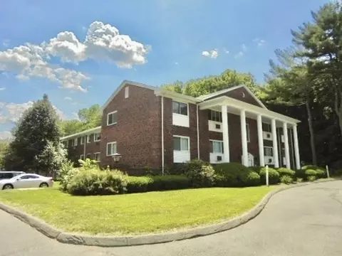 74 Barrett St #208, Northampton, MA 01060