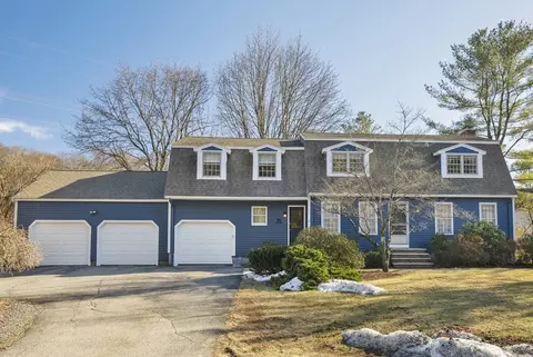 2 Woodpark Cir, Lexington, MA 02421
