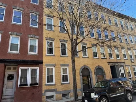 160 Cottage St #202, Boston, MA 02128