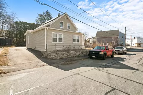 6 Goddard St, Webster, MA 01570