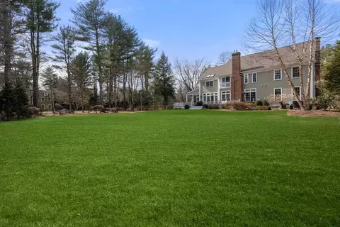 22 Laurel Rd, Weston, MA 02493 photo 2