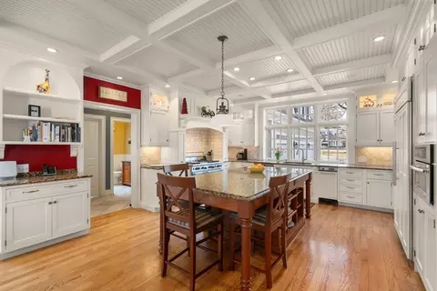22 Laurel Rd, Weston, MA 02493 photo 9