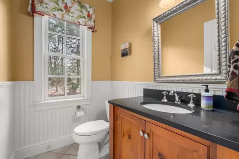 22 Laurel Rd, Weston, MA 02493 photo 32