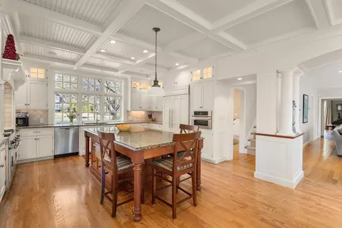 22 Laurel Rd, Weston, MA 02493 photo 8