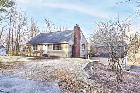 33 Craggs Rd, Harvard, MA 01451