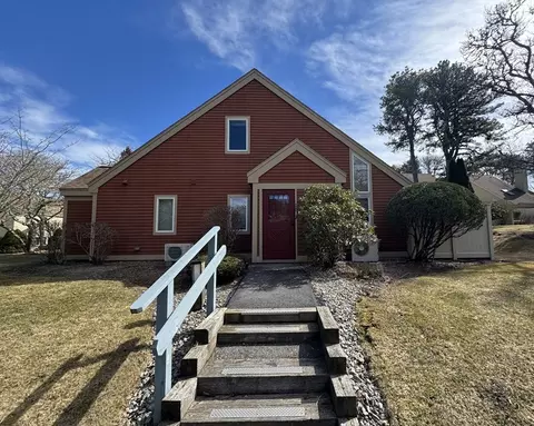 15 Billington Ln #15, Brewster, MA 02631