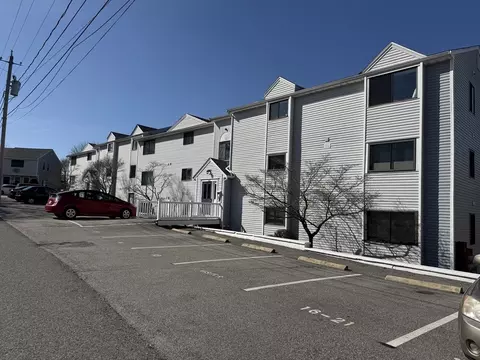 200 Fulton St #C19, Fall River, MA 02720