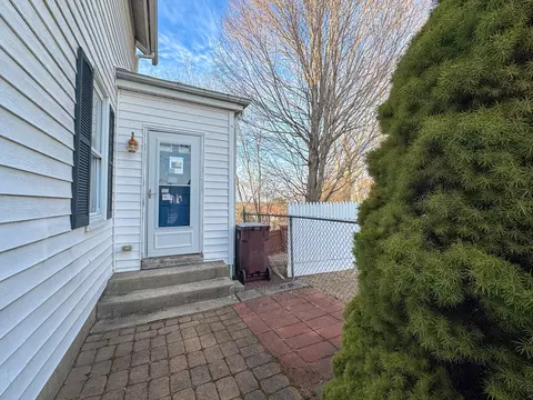 34 Smithfield Rd, Woonsocket, RI 02895 photo 35