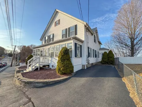 34 Smithfield Rd, Woonsocket, RI 02895 photo 6