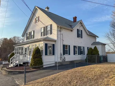 34 Smithfield Rd, Woonsocket, RI 02895 photo 4