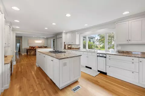 17 Holway Dr, Barnstable, MA 02668 photo 5