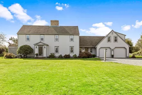 17 Holway Dr, Barnstable, MA 02668