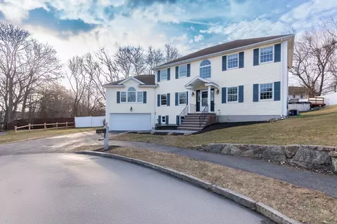 9 Dimitrios Cir, Peabody, MA 01960