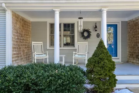33 Pinkham Rd, Sandwich, MA 02563