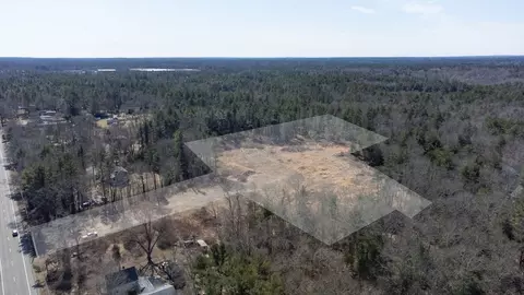 194 Bedford St, Middleboro, MA 02346