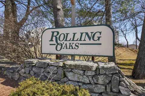 99 Oakwood Ln #99, Worcester, MA 01604