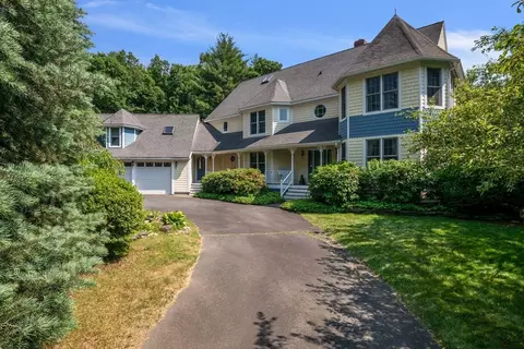 19 Indian Pipe Ln, Amherst, MA 01002