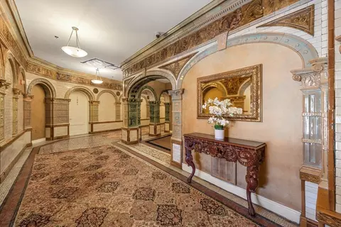 Entry Way - 4 Charlesgate E #407, Boston, MA 02215 photo 4 of 5
