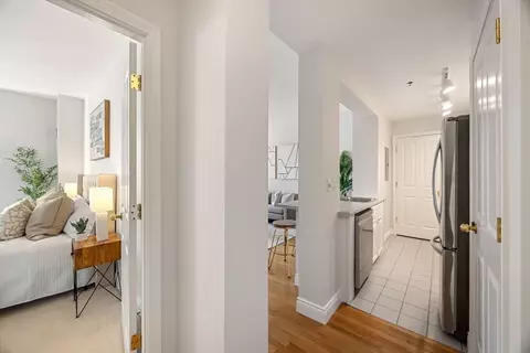 Entry Way - 4 Charlesgate E #407, Boston, MA 02215 photo 1 of 5
