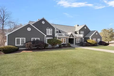 24 Hoyle Cir #24, Blackstone, MA 01504