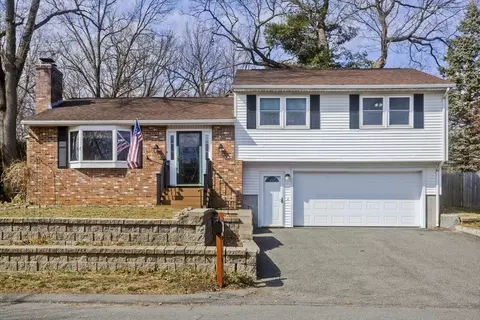 8 Braywood Cir, Indian Orchard, MA 01151