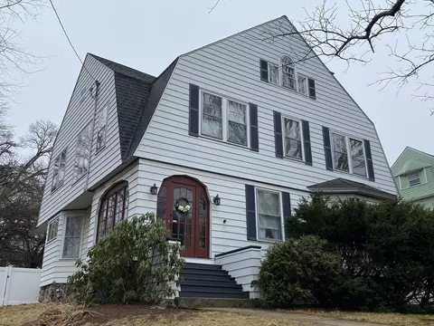 24 Mendon St, Hopedale, MA 01747