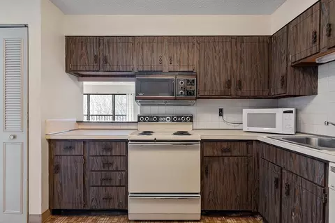 2 Summit Dr #47, Reading, MA 01867 photo 6