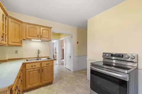 15 Abbott St, Gardner, MA 01440 photo 11