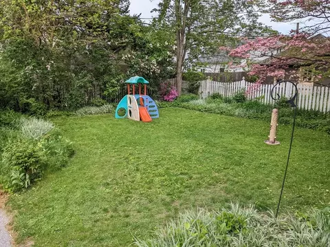 Exterior - 53 Eckington St, Springfield, MA 01108 photo 9 of 11
