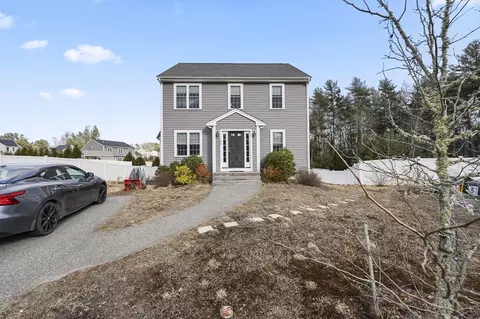 69 Brookside Dr #69, Hanson, MA 02341