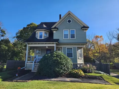 44 W Center St, West Bridgewater, MA 02379