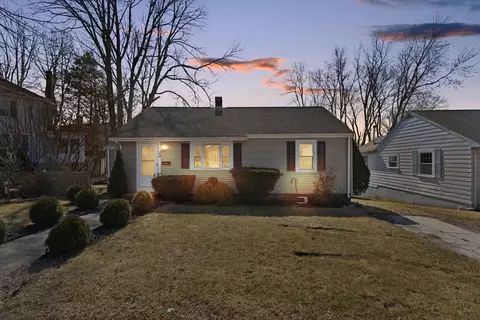 24 Fenway Cir, Brockton, MA 02301
