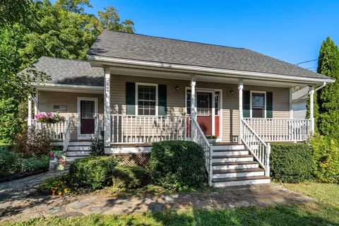 33 Winter St, Southbridge, MA 01550