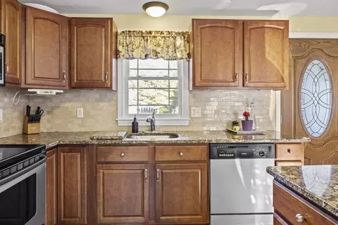 20 Lynne Rd, Wareham, MA 02571 photo 6