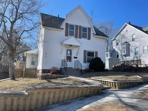 15 Wrentham Rd, Worcester, MA 01602