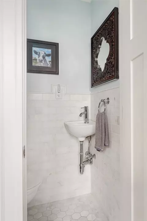 Bath - 9 Eastern Ave, Arlington, MA 02476 photo 1 of 5
