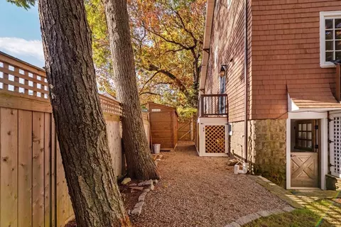 Exterior - 9 Eastern Ave, Arlington, MA 02476 photo 4 of 7