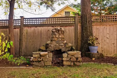 Exterior - 9 Eastern Ave, Arlington, MA 02476 photo 6 of 7