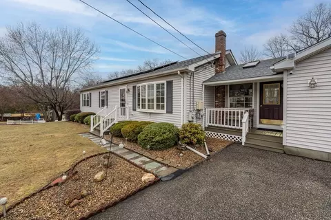 14 Lauren Dr, Palmer, MA 01069