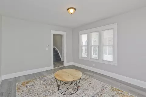 93 Bristol St, Springfield, MA 01109 photo 6